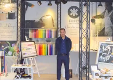 De Deense Steen Frost presenteert namens Kunst Industrien de collectie van het Deense merk om zich meer te vestigen op de Nederlandse markt.