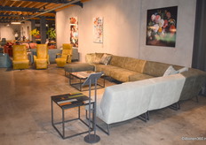 Het Anker heeft uitgebreide collectie zitmeubelen in het middensegment.