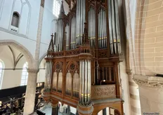 Een van de drie kerkorgels in de Grote Kerk van Naarden. Dit is het hoofdorgel van Orgelbouwer Fritz Witte van firma Bätz.Het imposante hoofdorgel heeft ruim 2.700 pijpen, drie klavieren en 44 registers. 