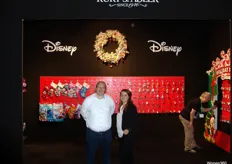 Michel Gozeling en Linsey Verscheijden van Christmas Inspirations. De exclusief B2B-leverancier van het merk Kurt S. Adler presenteerde 280 nieuwe Disney artikelen.
