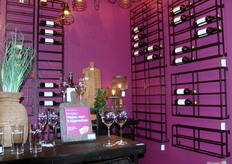 Naast de landelijke artikelen, waar Hoogendam Interiors bekend om staat, waren er ook zwarte industriële items te bezichtigen. Hiermee wil het bedrijf uit Terschuur inspelen op actuele ontwikkelingen binnen de markt.