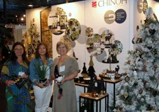 Ingrid de Bachere, Katja Lemmens en Sofie Coetsier van Chinoh group. Het bedrijf importeert de collecties van Simply D en Chinoh Essentiel, waarmee zij allerlei woonaccessoires aanbiedt voor groothandelaars.