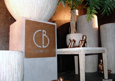 Diep in gedachten verzonken... Door Causeway Bay.