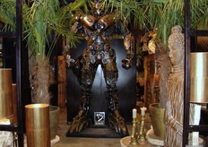 Groothandel Brosi transformeerde de stand in een fantasiewereld, waar bezoekers konden dwalen tussen meubels, decoratie en woonaccessoires.