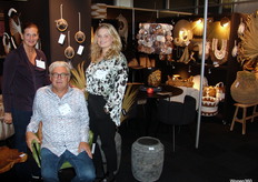 Het team van Pole to Pole dat een totaalpakket aanbiedt met onder andere stoelen, tafels, verlichting en accessoires.