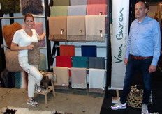 Nieuwe alpacaplaids en kruiken werden door Jolt en Gritta van Buren gepresenteerd. Dit jaar wordt het 160-jarige bestaan van het Friesche bedrijf gevierd.