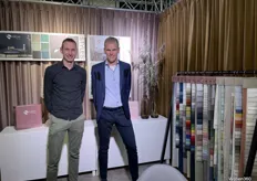 Links Rik Eenkhoorn met Henrick Last bij de nieuwste collectie Sative Window Decorators, merk van Just Curtains. 