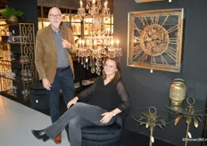 Wim de Vries en Ilse de Best van Dutch Style. Ondanks de huidige problemen in de markt, kon het bedrijf uit Noordwijkerhout haar gloednieuwe collectie tentoonstellen.