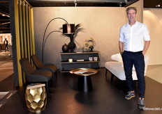 Nieuw op het ETC is Kerakoll Design House, leverancier van innovatieve materialen, waarmee muren in elkaar overlopen. Pascal Lindhout vertegenwoordigt het Italiaanse merk in Nederland, samen met Henri Lodder. "We zijn een exclusieve conceptdenker in de interieurbranche. "We laten wanden en vloeren in elkaar versmelten."