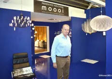 Frank Koek van FK Projecten Culemborg vertegenwoordigt sinds kort (ook) het merk Moooi Verlichting in het ETC. Hij heeft daarnaast ook Modular Lighting, Artemide, Flos, Foscarini - Diesel en Louis Poulsen onder zijn hoede.