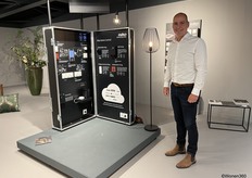 Frenk Captijns van Niko dat domotica biedt door middel van luxe schakelmaterialen. 