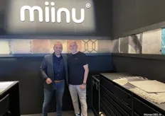 Links Rutger Jonas met Mario Severin van het Duitse vloerkledenbedrijf Miinu.