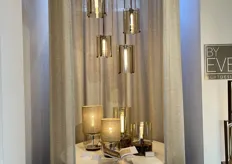 De 'showroom' van By Eve, dat mondgeblazen glazen lampen levert. Het resultaat is elke keer een compleet uniek product, nergens identieke versies.