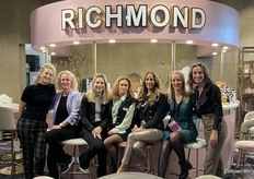 De dames van Richmond Interiors bewaken het fort.