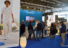 Kooduu is een Deens Nederlands lifestyle merk dat multifunctionele producten met licht en geluid produceert en verkoopt.