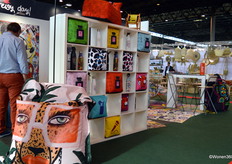 Kreisy is een Belgische onderneming gespecialiseerd in de ontwikkeling en productie van woondecoratie collecties. "Onze missie is om duurzame en hoogwaardige producten op de markt te brengen die het milieu ten allen tijde respecteren."