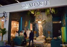 Guadarte, een Spaanse fabrikanten van meubels, keramiek en stoffering, verbindt de klassieke en moderne stijl.