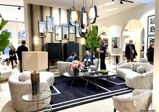 In de stand waren weer veel nieuwe creaties te zien. De ronde vormen in de modellen vielen nog steeds veel op.