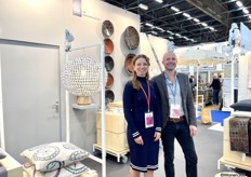 Heidi van der Ploeg met Remco Kemper van CBI die 14 diverse merken presenteerden uit diverse landen.