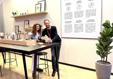 humble was voor het eerst vertegenwoordigd op de beurs in Parijs. Op de foto oprichter Jorren Teertstra met Renée.