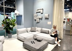 Leuk bedachte oplossing van blomus om hun vele bank opstellingen via de modules te laten zien.