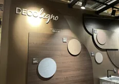 De Fusions van DecoLegno, rondes, die gepresenteerd werden, zijn nu in andere kleuren verkrijgbaar als vraagstuk vanuit de designers.