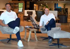 Hugo Bauerhuit en Jurgen Bauwens in de nieuwste fauteuils van DS Meubel.
