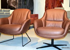 Ook werden deze fauteuils (vast en draai) in het zonnetje gezet op de stand van de MECAM Group.