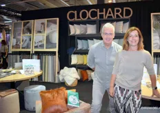 Paul van den Dongen en Nathalie Falkenburg van Clochard Fabrics, dat zowel indoor- als ook outdoormeubelstoffen showde gemaakt van gerecyclede  garens.