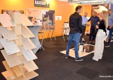 De Haarlemse Houthandel promootte Saicos Coating Systems, een naar eigen zeggen "een goed gestructureerd productprogramma dat bestaat uit het volledige gamma van interieur houtcoatings, met bijzondere aandacht voor houten vloeren".