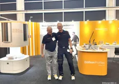 Links Thomas Menne met Ralf Brenner van het Duitse bedrijf Döllken Profiles.
