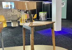 De M-Chair ontworpen door oud-student Koen Snitjer en Jochum Kortbeek. De stoel is gemaakt van notenhout met een metalen subfarme. Opvallend zijn de zit- en rugleuning, die gemaakt zijn van gelegde delen, waardoor er een natuurlijke symmetrie ontstaat.