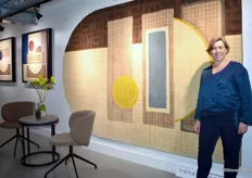 Irene van Ophoven presenteert haar textielontwerpen en signature pieces voor dynamische interieurs. Haar collectie ingelijste fluwelen wandkunst, wollen tapijten en prachtige kussen voor een complete inrichting van moderne interieurs, is geïnspireerd op het Bauhaus-verhaal: tussen toegepaste kunst en design.