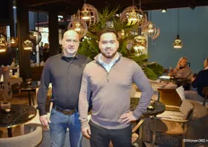 Directeur Bart van Dijk (links) van Dijkos met zoon Luca. De verlichtingsproducent werkt nauw samen met PMP/Nix Design, in welke showroom het de nieuwste producten toonde.