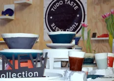 Tudo Taste levert exclusief aan speciaalzaken in Nederland en België aardewerk afkomstig van ambachtelijke producenten uit Portugal.