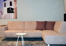 Met de roze stof, gecombineerd met wit ijzer wil Sit Design klanten inspireren.