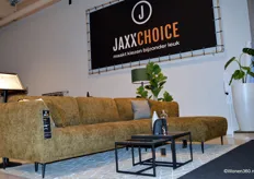 JaxxChoice heeft een vernieuwend concept. Het verkoopt geen losse meubelen, maar een compleet concept. Deze shop-in-shops kunnen al geplaatst worden vanaf 80 m2. De modellen van JaxxChoice zijn in een groeiend aantal meubelwinkels te vinden, waaronder Jansen Totaal Wonen, Van Gils Wonen en Slapen en alle Loods 5 filialen.
