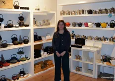 Achter Chantal Kuipers zijn verschillende producten te zien van de Bredemeijer Group.