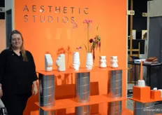 Amber van Rangelrooijtoont de 'Ceramic Shop' van Aesthetic Studios.