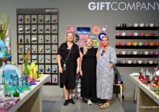 Kirsten Engelhart, Doreen Feldkötter en Charlotte Brown waren van de partij bij Gift Company.