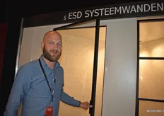 Technisch directeur Robin van Houwelingen van ESD Systeemwanden showde de stalen deuren.
