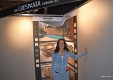 Accountmanager Erna Heijing bemensde de stand van Grespania Ceramica Benelux.