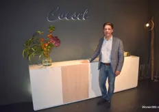 Rob Coesel van het gelijknamige bedrijf Coesel, dat gespecialiseerd is in lakmeubelen (kasten).
