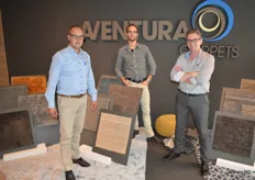 Bart Mol, zoon Stephan Mol en Geoffrey van Bolhuis in de showroom van Aventura Carpets, gespecialiseerd in (maatwerk) tapijten voor het midden- en hoogsegment.