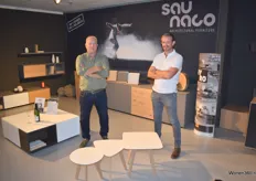 Henk Vrancken en eigenaar Peter van Winkel van Sau Naco (architectural furniture).  Combineert vorm, kleur en materiaal en creëert zo verrassende meubels.  Volledig naar smaak van de klant.
