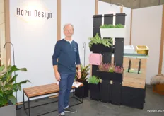 Michel van der Akker voor de plantenbakken van Horn Design. Hij wil deze Scandinavische serie in Nederland op de markt gaan brengen.