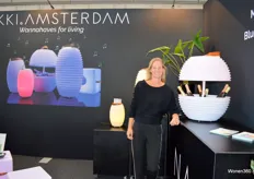 Kiek Terheijden ontwierp The.Bowl (wijnkoeler, bluetooth speaker én multi color LED lamp in één) van Nikki Amsterdam. Het ontwerp heeft dus verschillende functies en kan ook meerdere soorten licht geven.