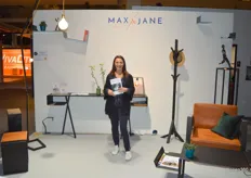 Productontwerper Jane legde haar atelier uit, die ze samen heeft met haar vriend Max. Ze zijn gevestigd in België.
