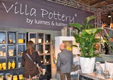 Luimes & Luimes (home decoration), een groothandel voor bloemisten, tuincentra en lifestyle winkels in binnen- en buitenland, showde de collectie Villa Pottery,