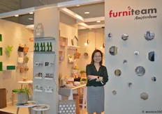Claudia Zeng voor haar eigen ontworpen producten van het label Furniteam. Het bedrijf is in Amsterdam gevestigd. 